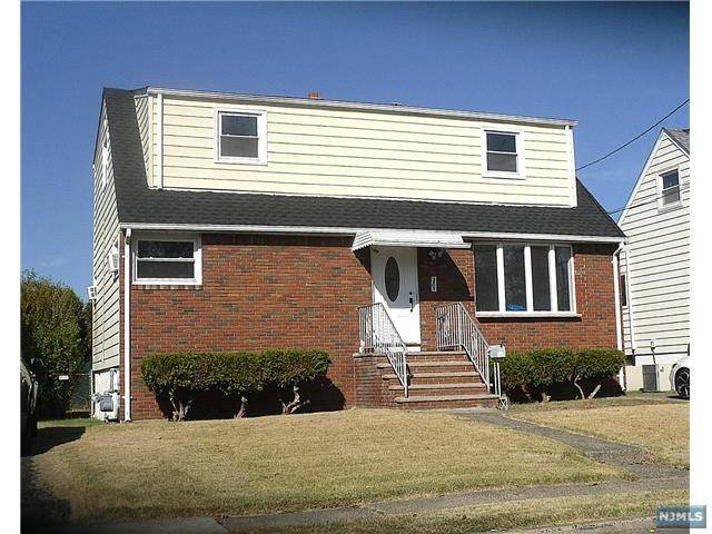 285 Martha AVE #2nd Fl, Elmwood Park, NJ 07407