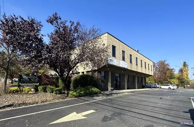 Saddle Brook, NJ 07663,329 Market ST