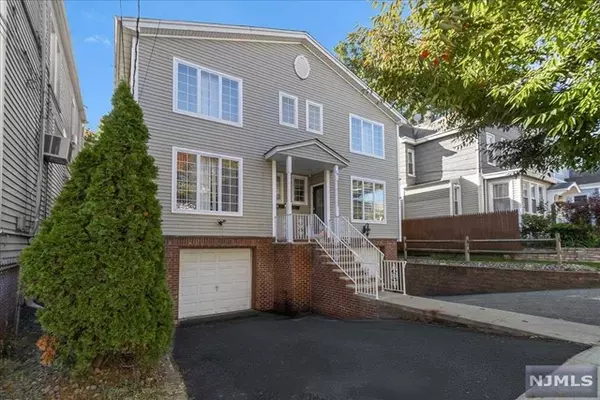 14 Maple ST, Garfield, NJ 07026