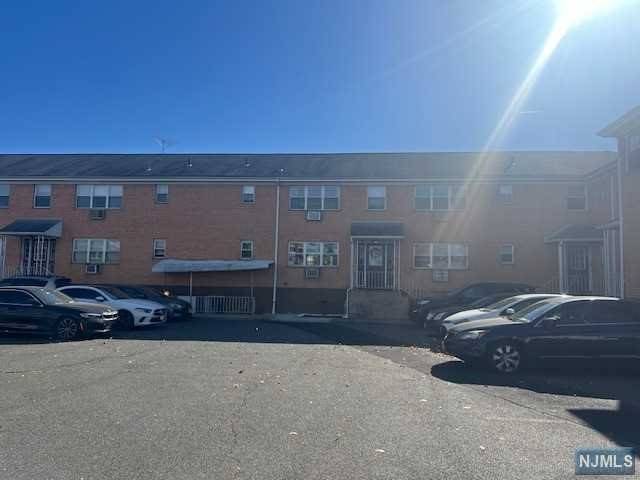 34 Wisse ST #17, Lodi, NJ 07644