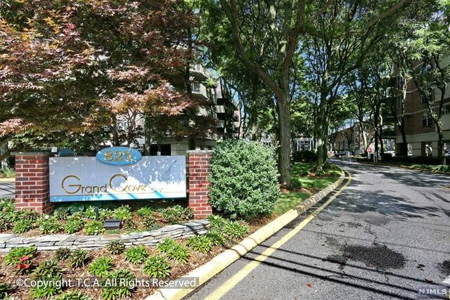 200 Grand Cove WAY # 4N North, Edgewater, NJ 07020