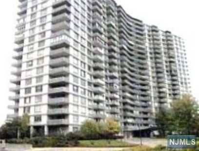 2100 Linwood AVE # 20D, Fort Lee, NJ 07024