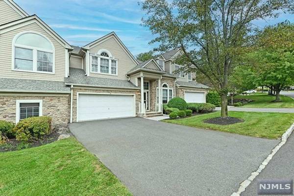 18 Alpine DR, North Haledon, NJ 07508