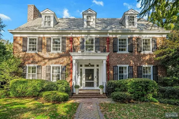 77 Warren PL, Montclair, NJ 07042