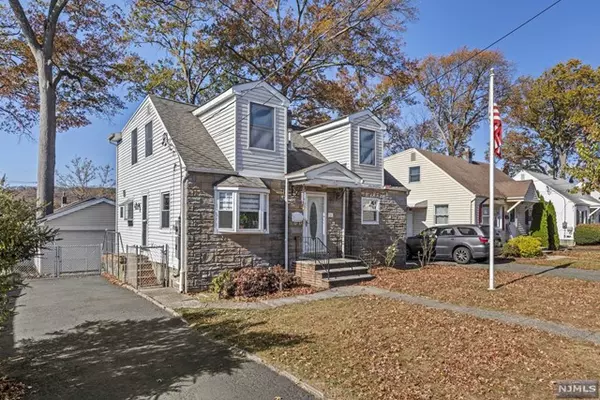 52 6th AVE, Hawthorne, NJ 07506