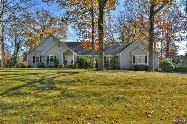 859 Summit AVE, Franklin Lakes, NJ 07417