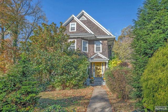 94 Willowdale AVE, Montclair, NJ 07042