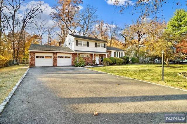 75 Falcon RD, Livingston, NJ 07039