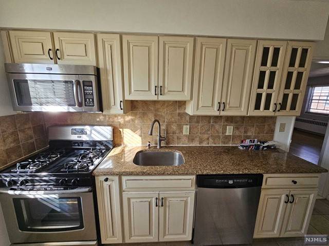 24C W Roselle AVE #2nd Floor, Roselle Park, NJ 07204