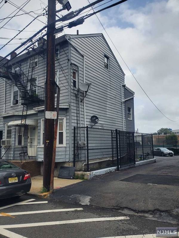 23 Chadwick ST, Paterson, NJ 07503