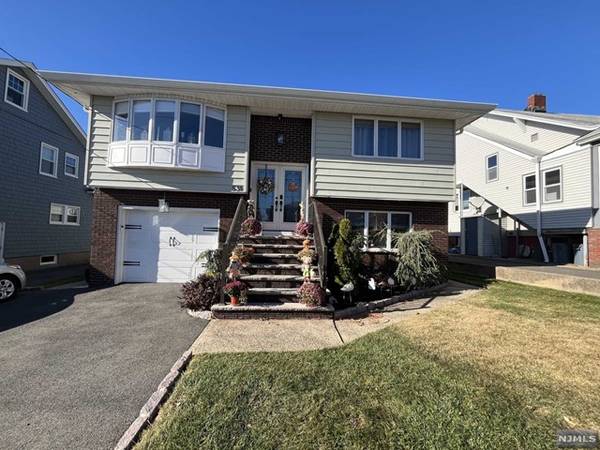 538 3rd ST, Carlstadt, NJ 07072