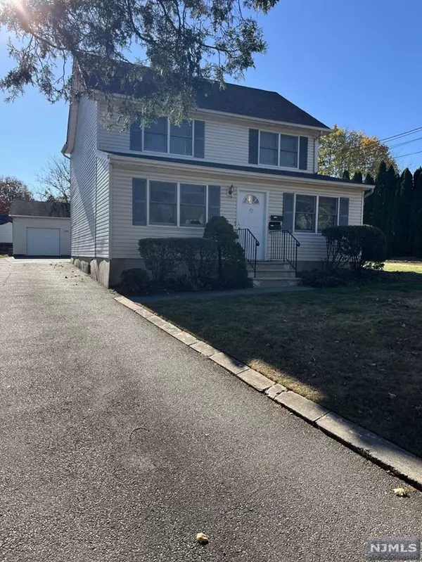 43 Glen AVE, Midland Park, NJ 07432