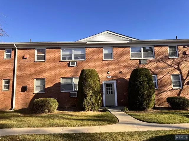 21 Hinchman AVE, Wayne, NJ 07470