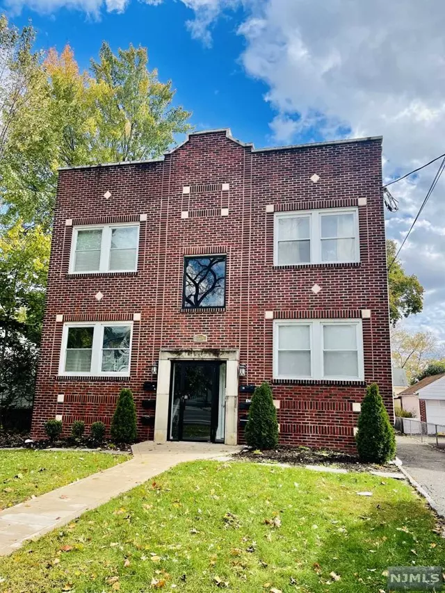 Rutherford, NJ 07070,229 Orient WAY #6