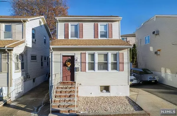 136 Cedar ST, Cliffside Park, NJ 07010