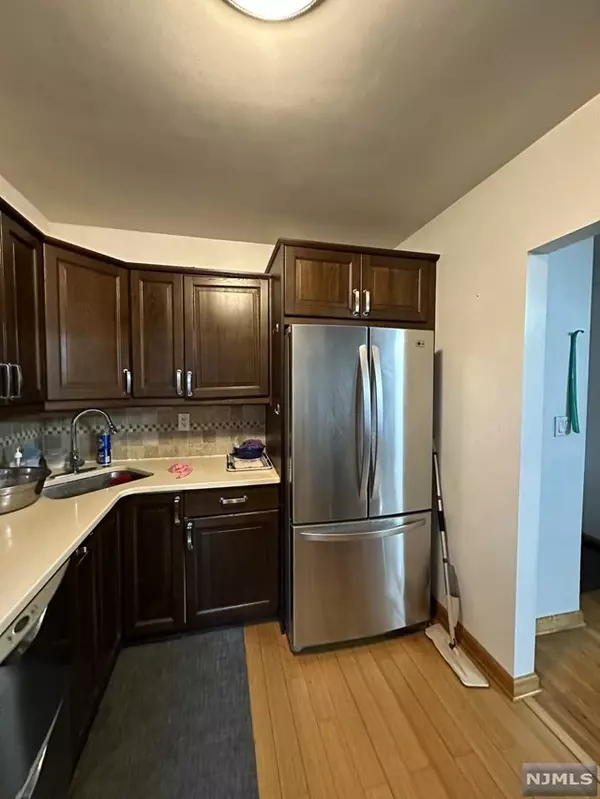 Fort Lee, NJ 07024,3030 Edwin AVE # 3c