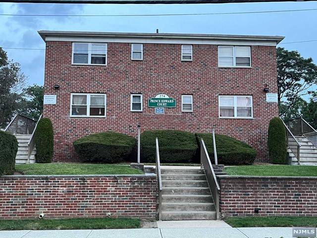 274 Park ST #16, Hackensack, NJ 07601