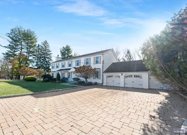 7 Glen PL, Old Tappan, NJ 07675