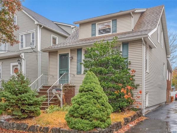 312 Weart AVE, Lyndhurst, NJ 07071