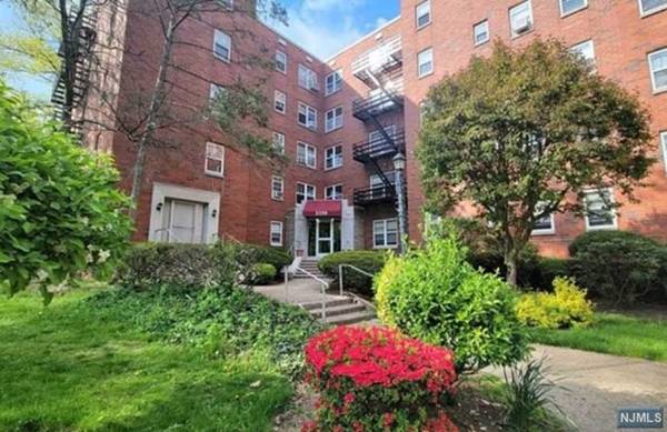 2350 Linwood AVE # 2F, Fort Lee, NJ 07024