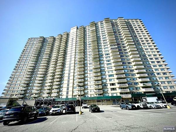 555 North AVE # 22D, Fort Lee, NJ 07024