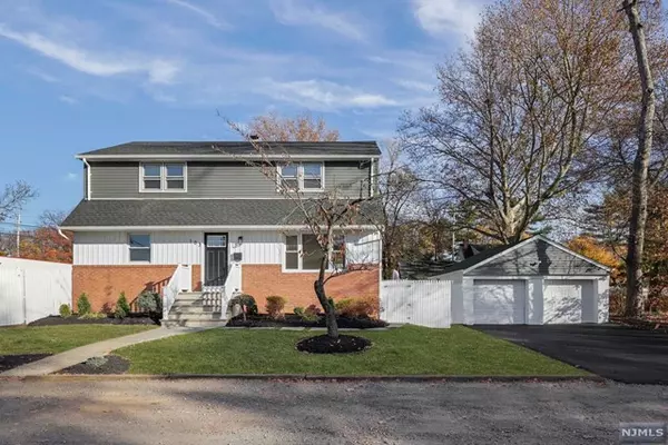 103 Arlington AVE, Bergenfield, NJ 07621