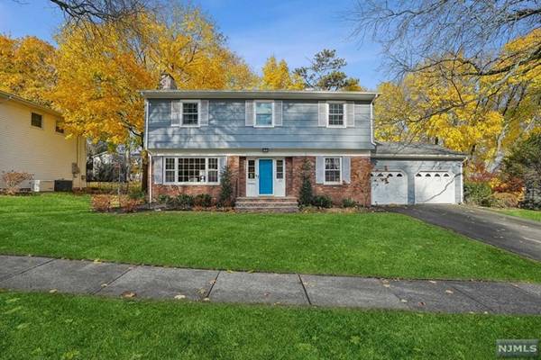 23 Fairview PL, Montclair, NJ 07043