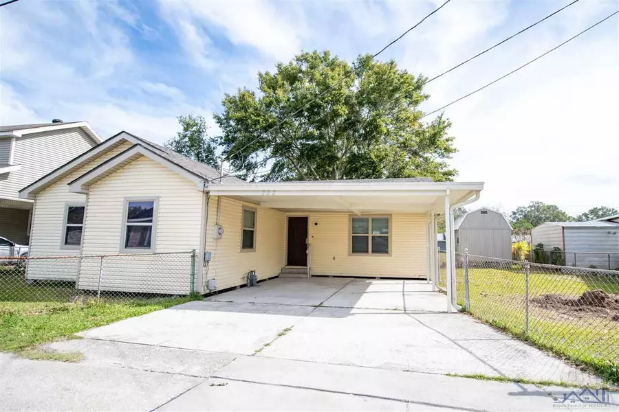 222 Pitre, Houma, LA 70363