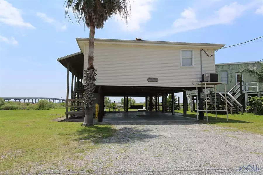 147 West Central, Grand Isle, LA 70358