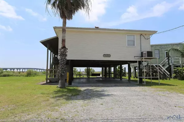 Grand Isle, LA 70358,147 West Central