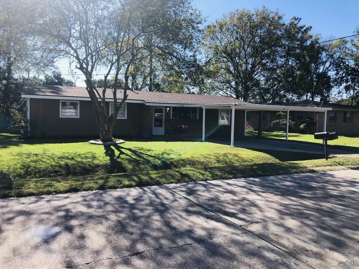 Houma, LA 70364,210 OAKSHIRE DR