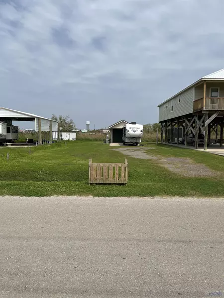 204 Oak Lane, Grand Isle, LA 70358