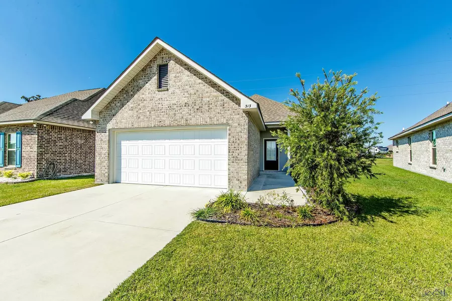 313 ADELE DR, Houma, LA 70364