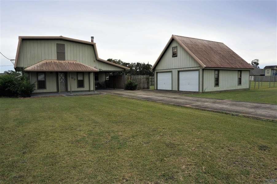 303 Central Lafourche Drive, Raceland, LA 70394