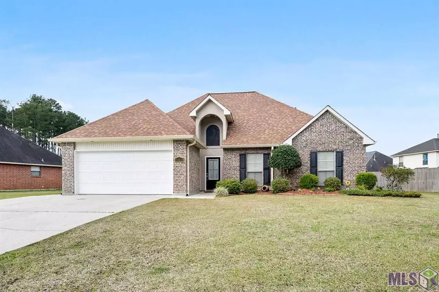 26039 WILLOW WOOD ST, Denham Springs, LA 70726