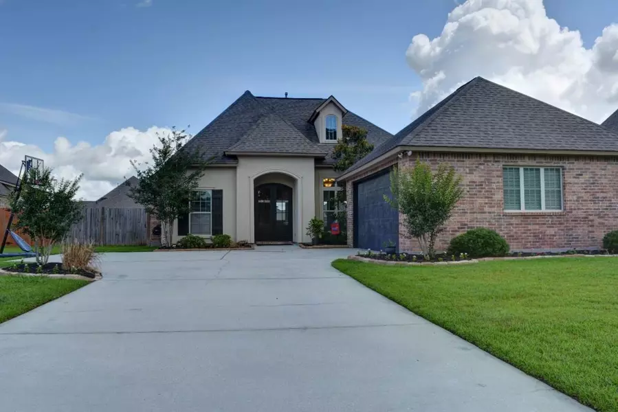 8735 SANDPIPER, Denham Springs, LA 70706