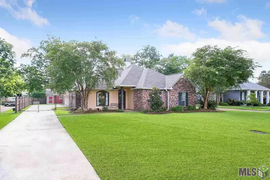 17526 KAREN DR, Prairieville, LA 70769