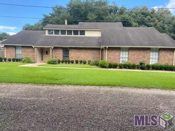 32770 HAZEL DR, White Castle, LA 70788