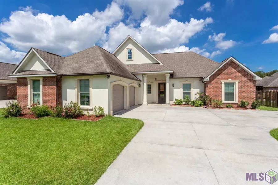 8423 QUIET CREEK DR, Denham Springs, LA 70726