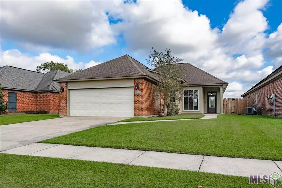 8957 LAKE MIST AVE, Baton Rouge, LA 70810