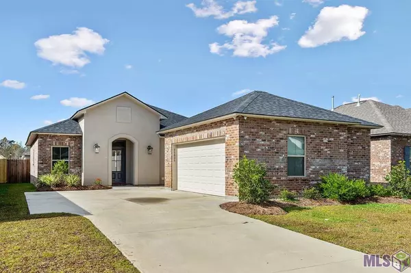 11651 HIDEAWAY ST, Denham Springs, LA 70726