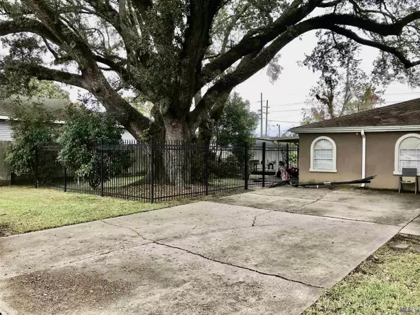 719-721 OAK AVE, Harahan, LA 70123