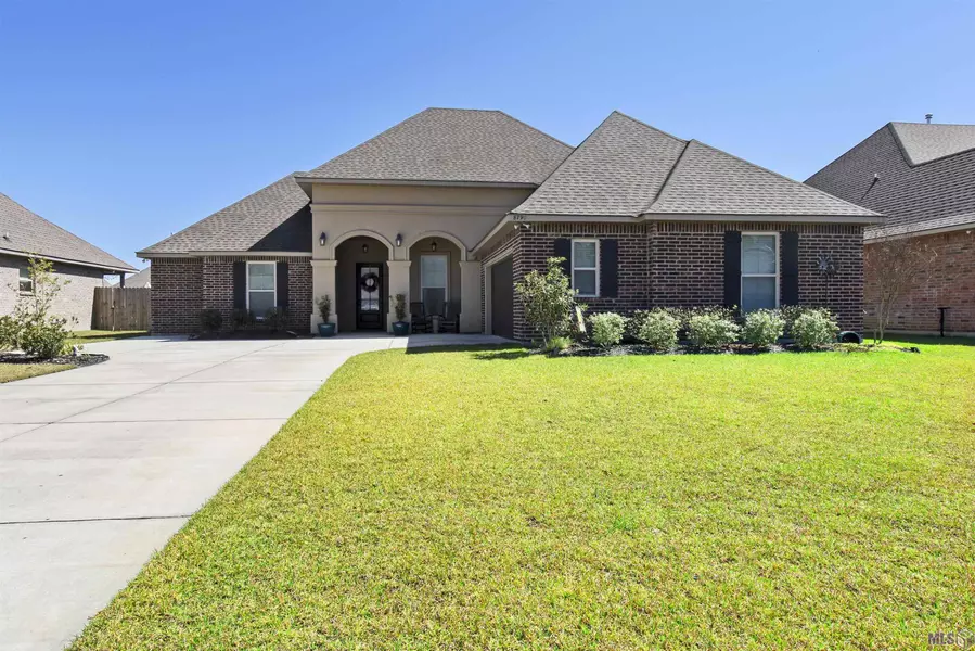 8790 CRESSON DR, Denham Springs, LA 70726