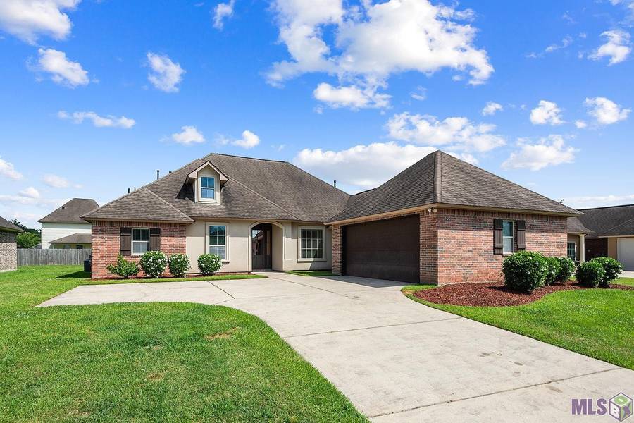 4238 MAGNOLIA CT, Baton Rouge, LA 70817