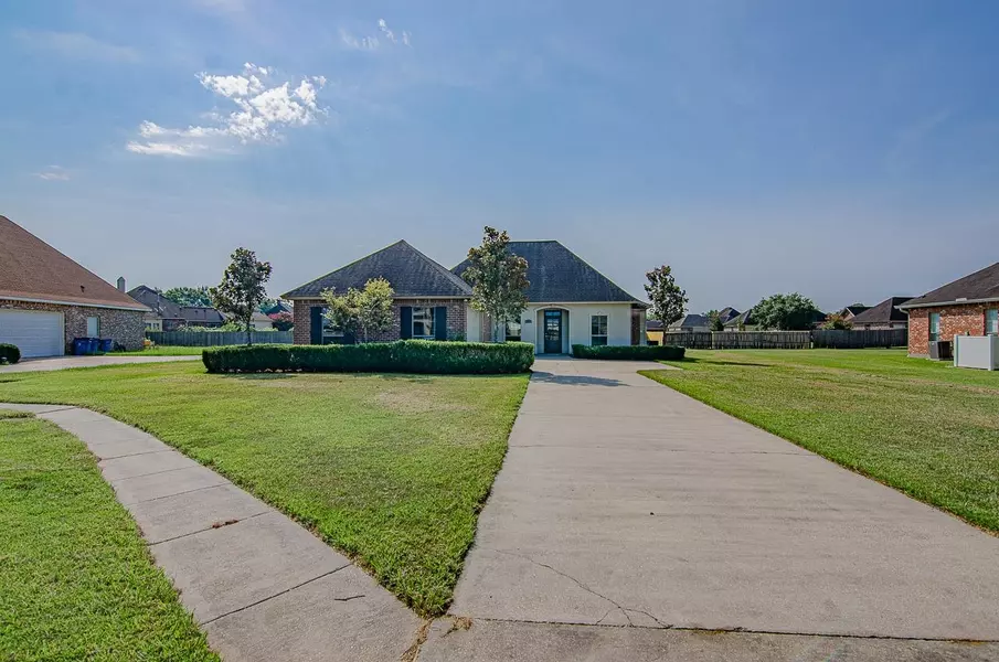 6745 RIVER RUN CT, Addis, LA 70710