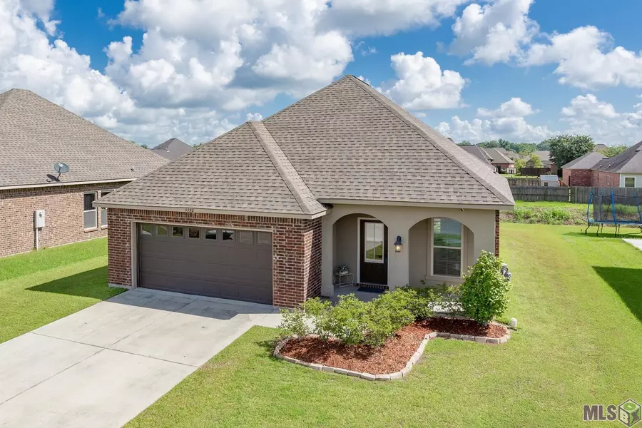 4392 OLIVIA DR, Addis, LA 70710