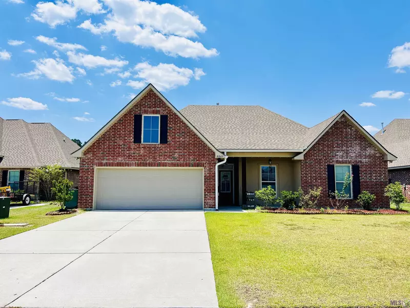 8867 CRESSON DR, Denham Springs, LA 70726