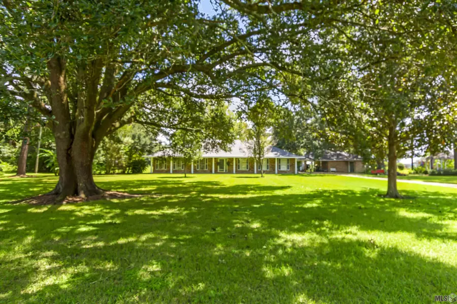 3822 TREUIL RD, Port Allen, LA 70767