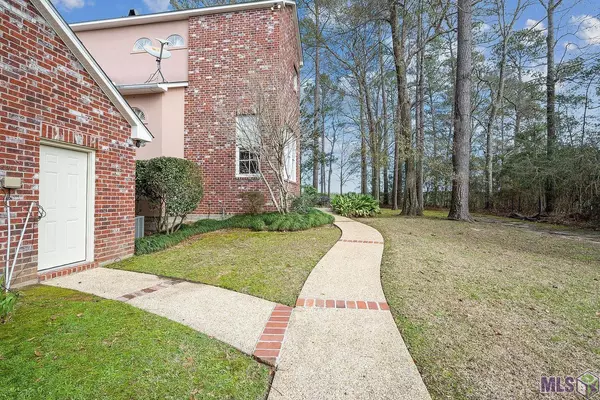 St Francisville, LA 70775,5784 CREEKSIDE LN