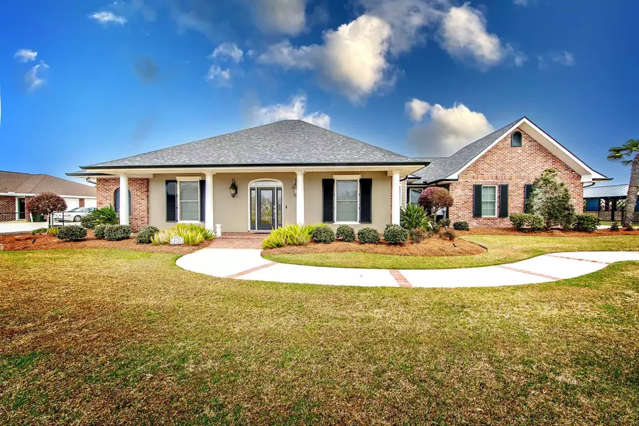 4122 Bayou Estates Drive, Bourg, LA 70343